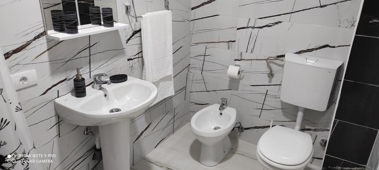Idealhouse Apartments Ulcinj Eksteriør bilde